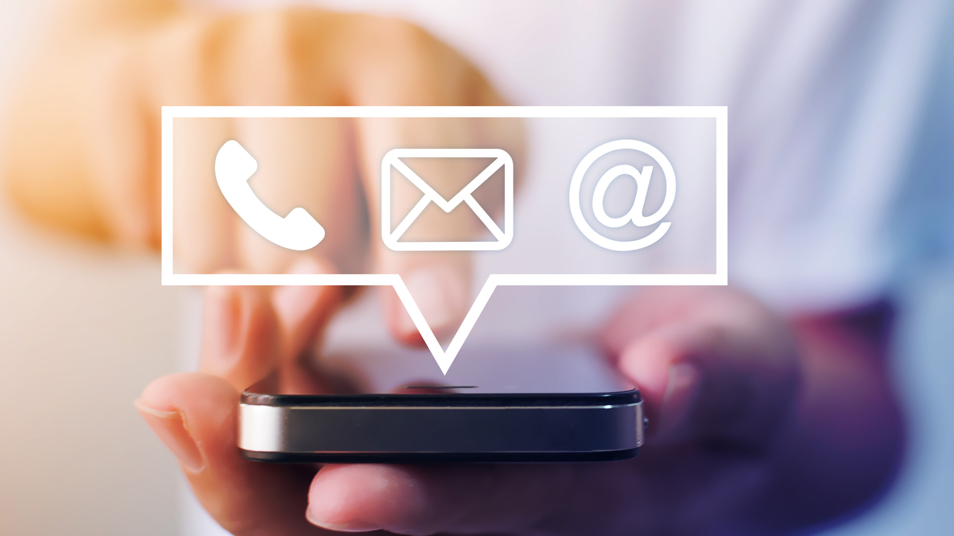 ¿Es obligatorio dar el correo electrónico y el teléfono personal a la empresa?